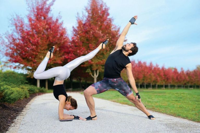 Yoga A Relationship Tool? What You Can Learn - Partner Yoga